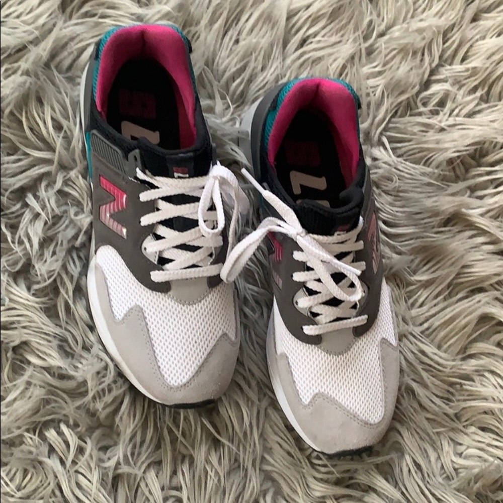 New Balance Tennis Shoes